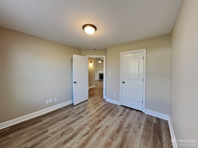 Building Photo - 634 Hollow Crst