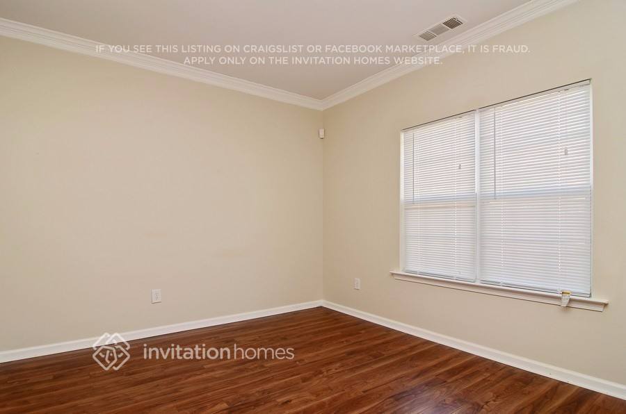 Building Photo - 7718 Parkside Dr