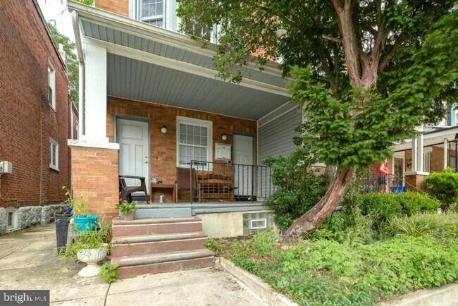 Building Photo - 5035 Walton Ave