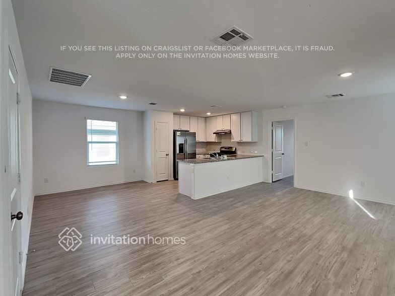 Building Photo - 14331 Estuary Pl