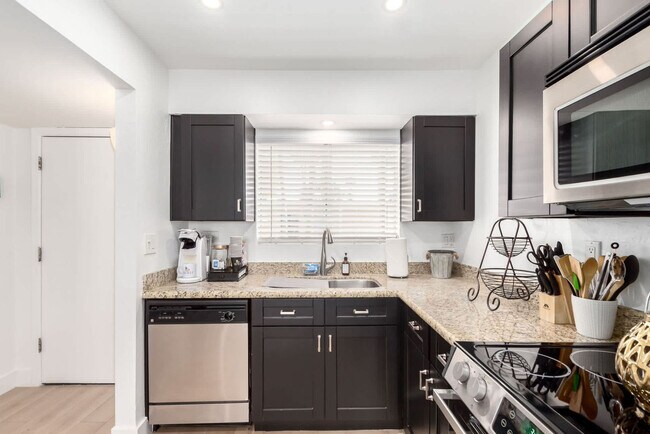 Building Photo - 4630 N 68th St