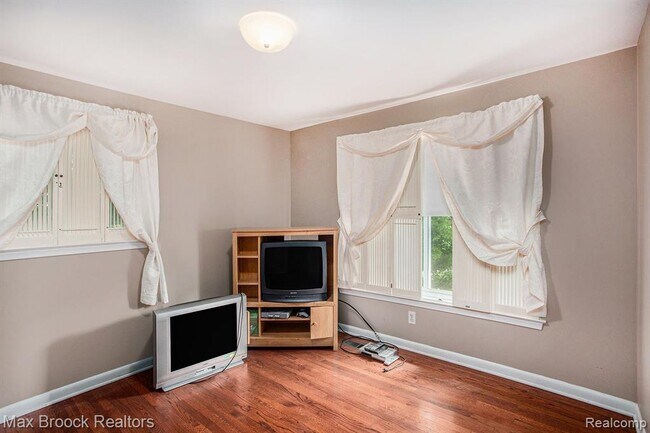 Building Photo - 5622 Powder Horn Dr