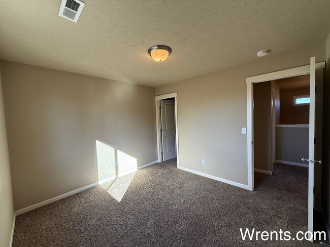 Building Photo - Must See Beautiful Home In Airway Heights 4 bed 2.5 bath!