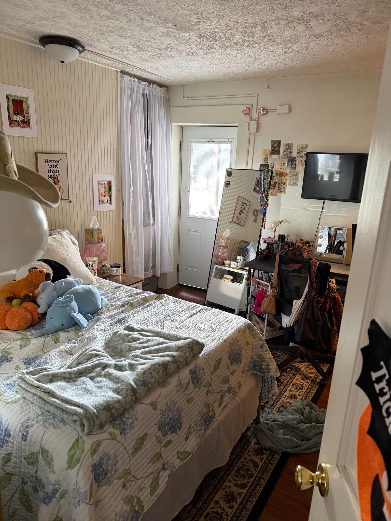 Building Photo - 728 Willey St