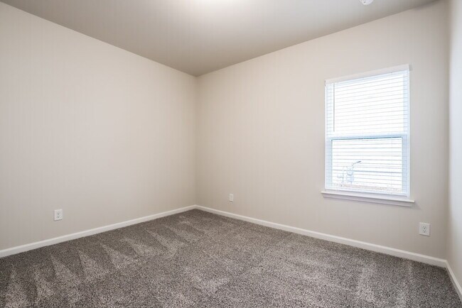 Building Photo - 5841 Hackberry Ln