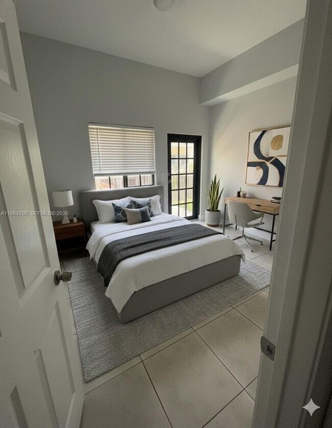 Building Photo - 2801 Riverside Dr