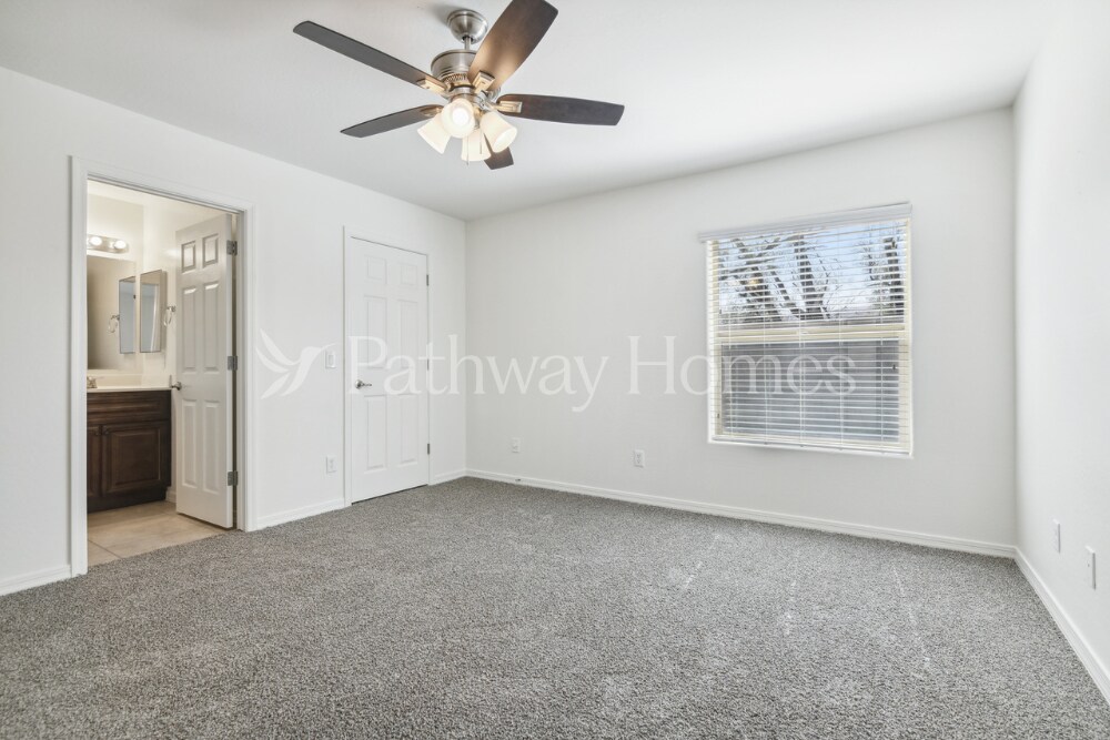 Building Photo - 207 W Latona Rd