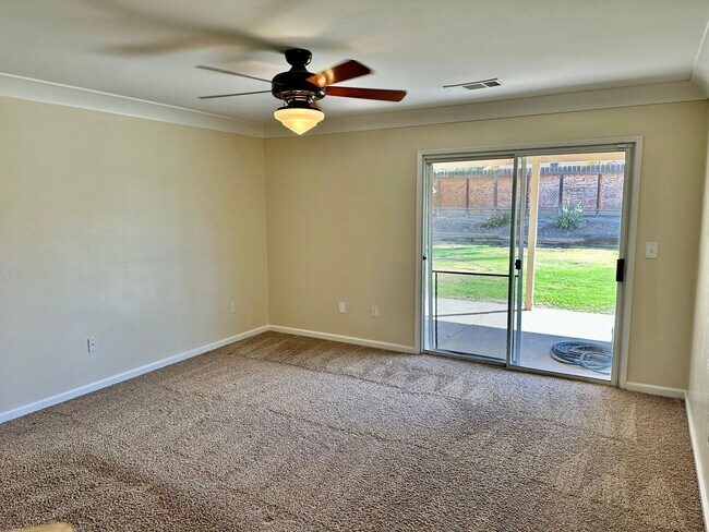 Building Photo - Northwest Dream Home!!!! 3+2 Granite Counters, Hardwood Floors, 3 Car Garage, RV Parking, and New...