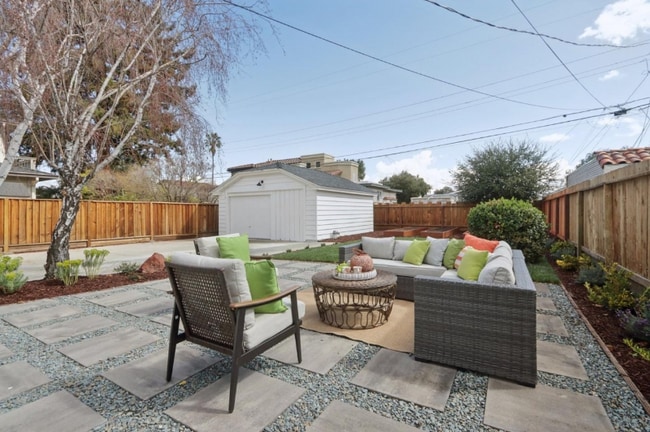 Building Photo - 536 S Frances St