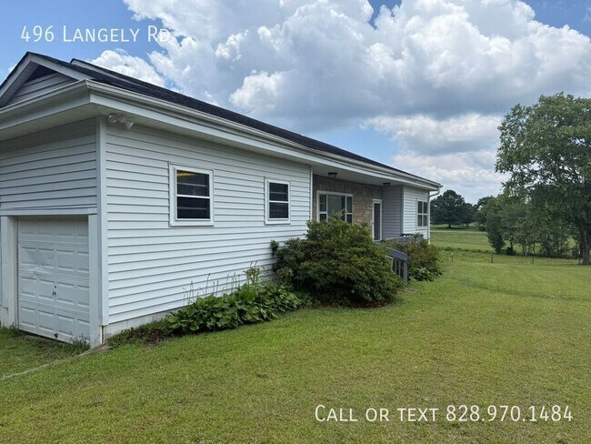 Building Photo - 496 Langley Rd