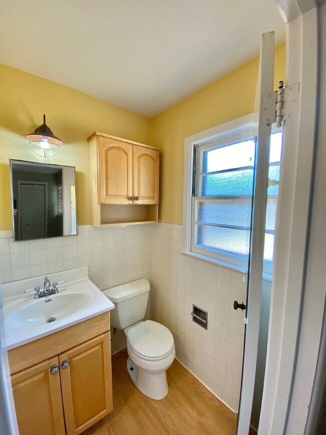 Building Photo - Stunning 4-Bedroom Home with Spacious Bedrooms Available for Summer 2026 Pre-Lease