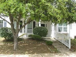 Building Photo - 10013 Lakeview Dr