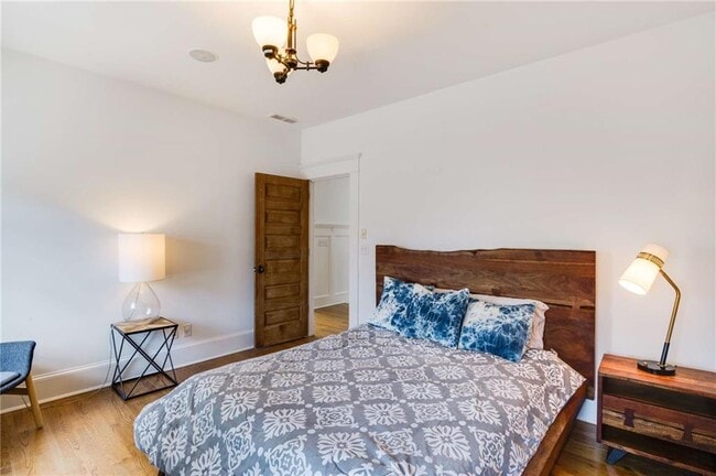 Building Photo - 349 9th St NE