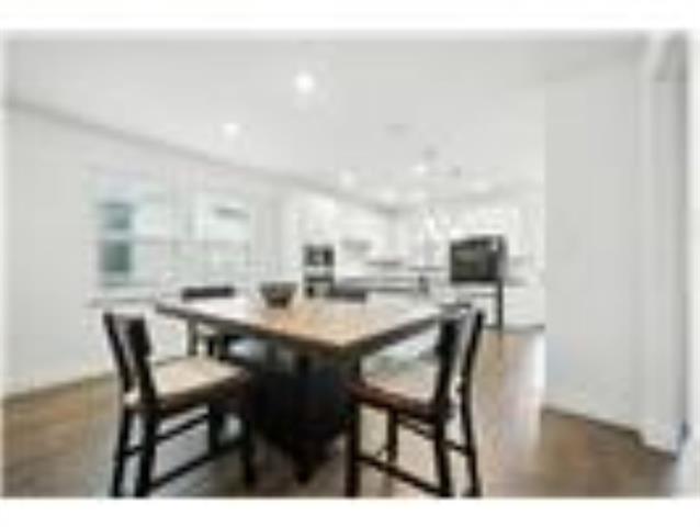 Building Photo - 447 Holly Rd