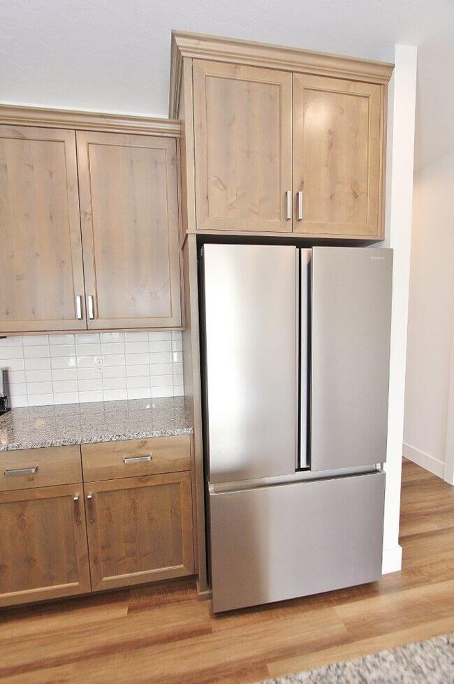 Building Photo - Immaculate Single-Level Home