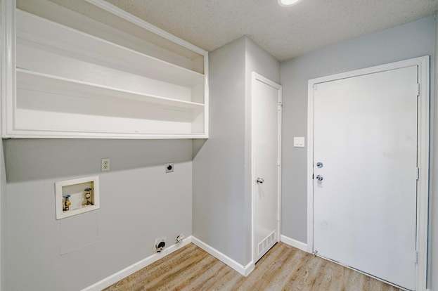 Building Photo - 2909 Lake Park Dr