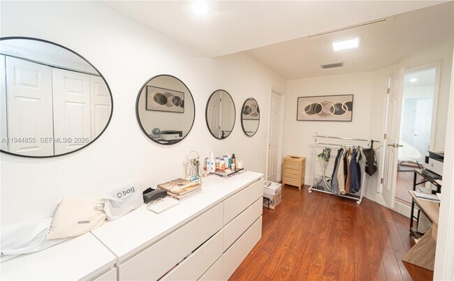 Building Photo - 9939 NW 47th Terrace