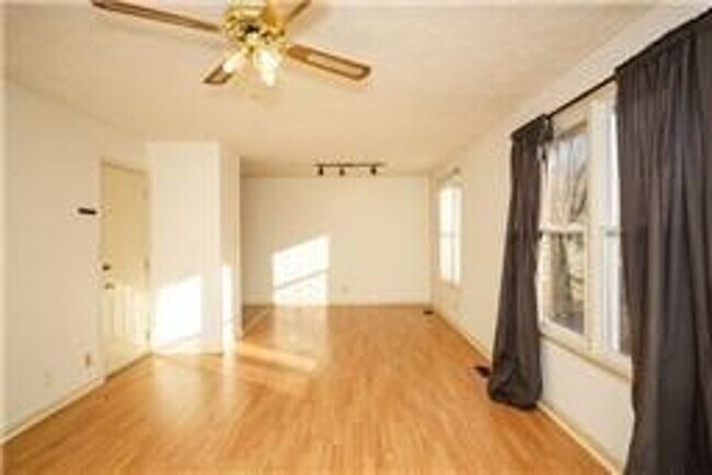 Building Photo - 309 Andrew Dr