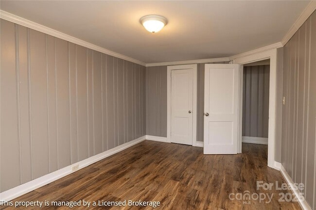 Building Photo - 757 S 5th St