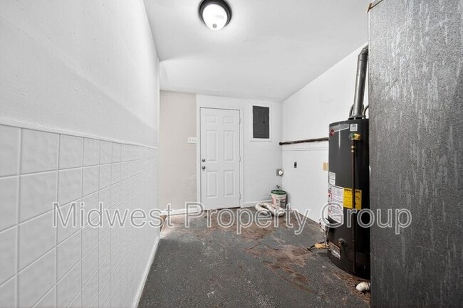 Building Photo - 8310 Sagewood Ln