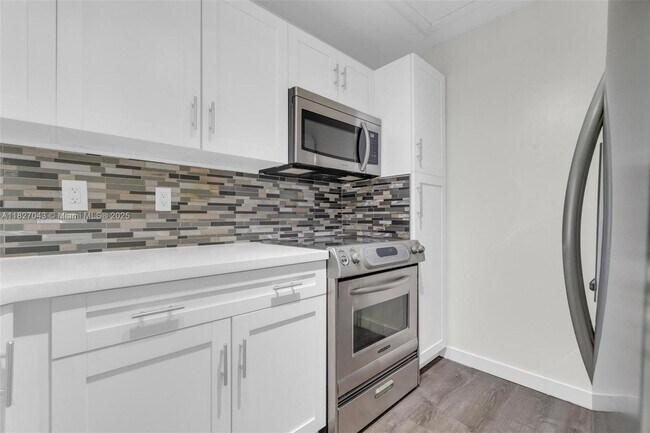 Building Photo - 15348 SW 72nd St