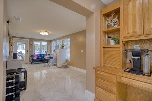 Building Photo - 2315 Minneola Rd