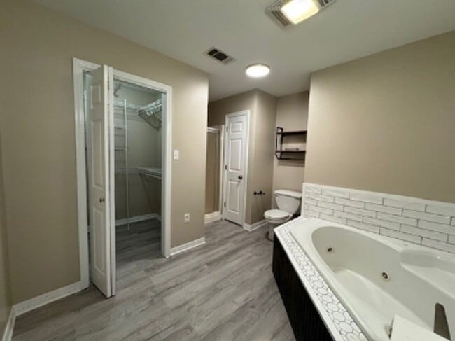 Building Photo - Beautiful Condo in Eden Oaks Subdivision – Ponchatoula, LA