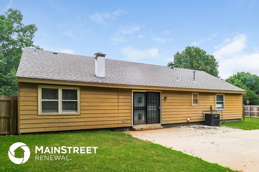 Building Photo - 7147 Hillshire Dr