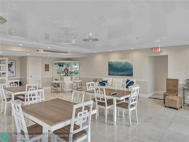 Building Photo - 1150 Hillsboro Mile-