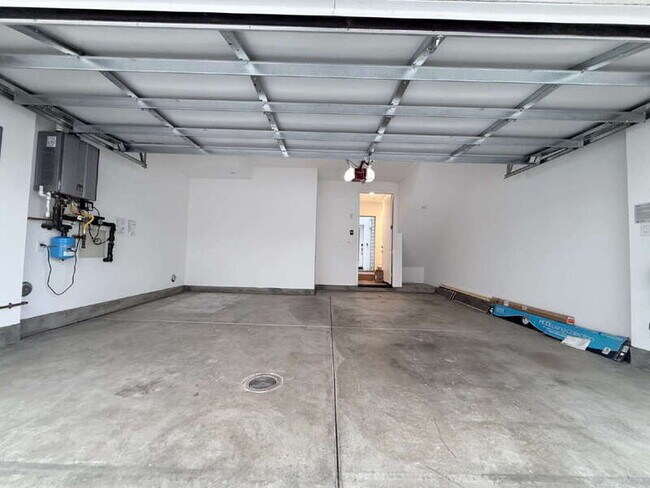 Building Photo - 10917 1/2 Otsego St
