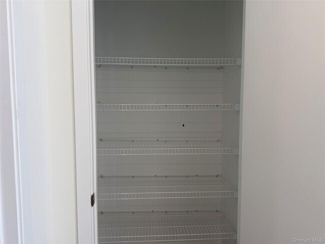 Building Photo - 5 Colonial Dr