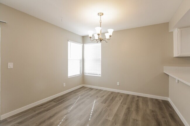 Building Photo - 1112 Barton Green Dr