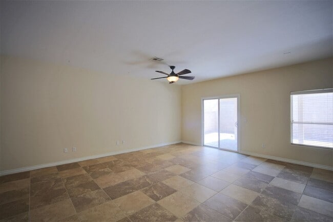 Building Photo - Gorgeous 3Bed/2Bath/2Car, 2-Story Home located in Caparola at Southern Highlands