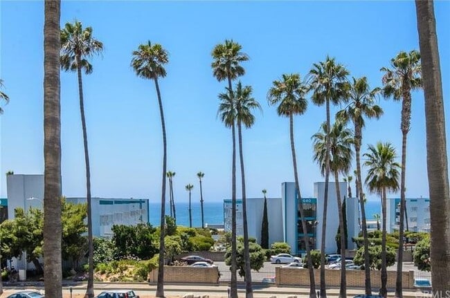 Building Photo - Ocean View Corner Unit Condo w/Balcony+Jac...