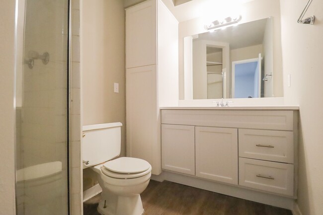 Building Photo - 2 Bed / 2 Bath Condo in Central Tulsa!