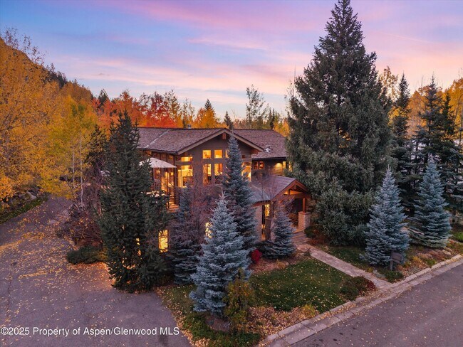 Building Photo - 315 S 1st St