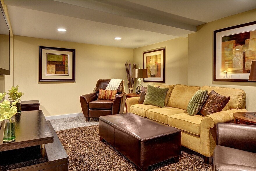 Building Photo - 9827 8th Ave NE