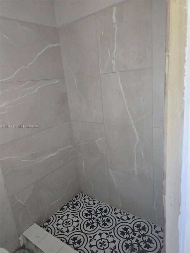 Building Photo - 914 NW 15th St