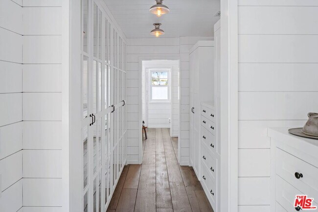 Building Photo - 821 Nowita Pl