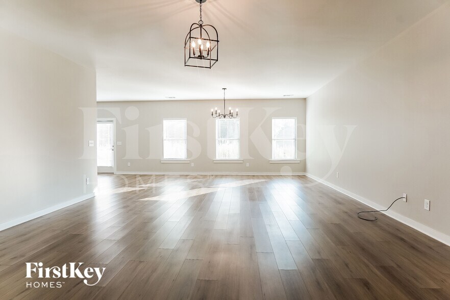 Building Photo - 187 Crossroads Cir