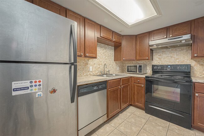 Building Photo - 3758 Tanglewilde St