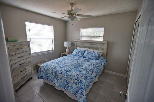 Building Photo - 2 BR , 2 Bath Attached Pool Home Available...