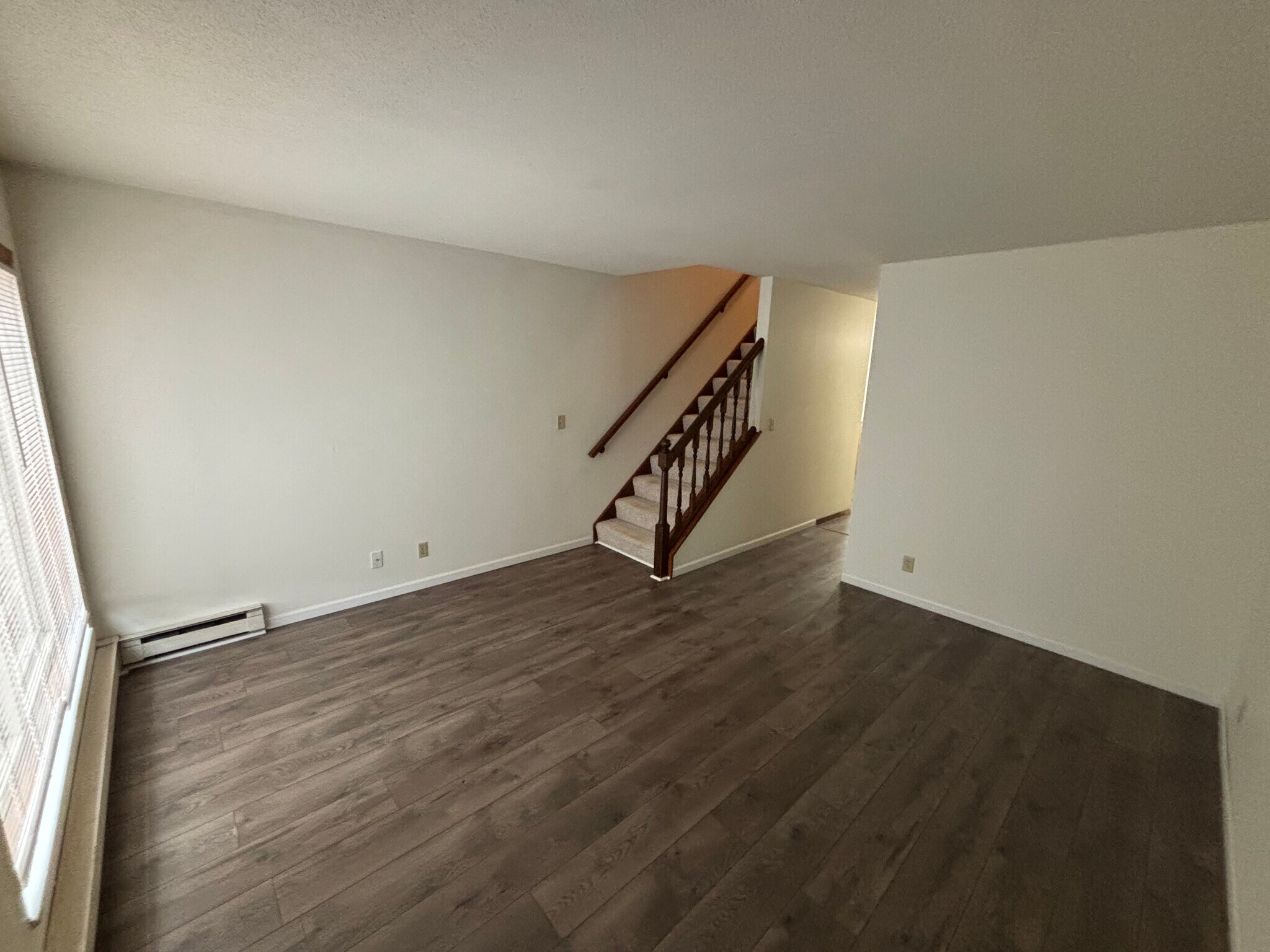 Building Photo - 934 12th Ave S