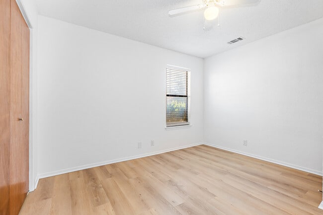 Building Photo - 1303 Chapel Creek Rd