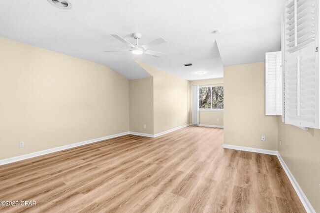 Building Photo - 2718 Country Club Dr
