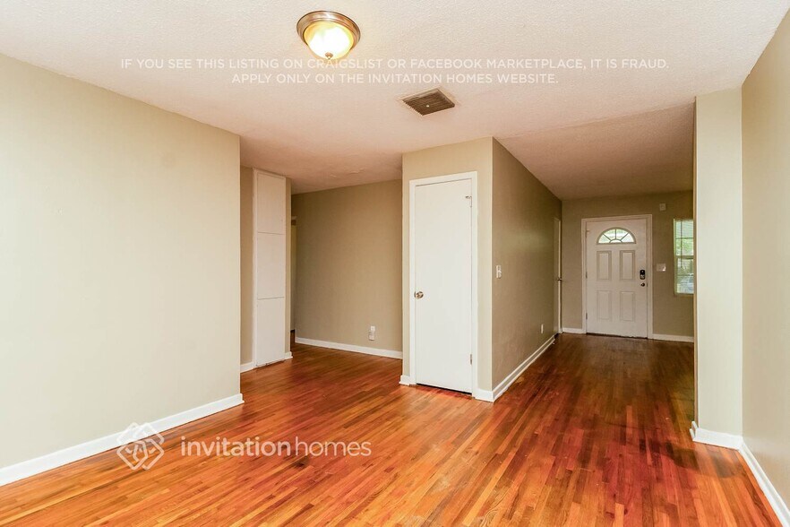 Building Photo - 4228 Sky Line Dr