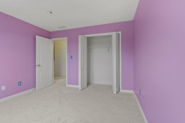 Building Photo - 338 Camerton Ln