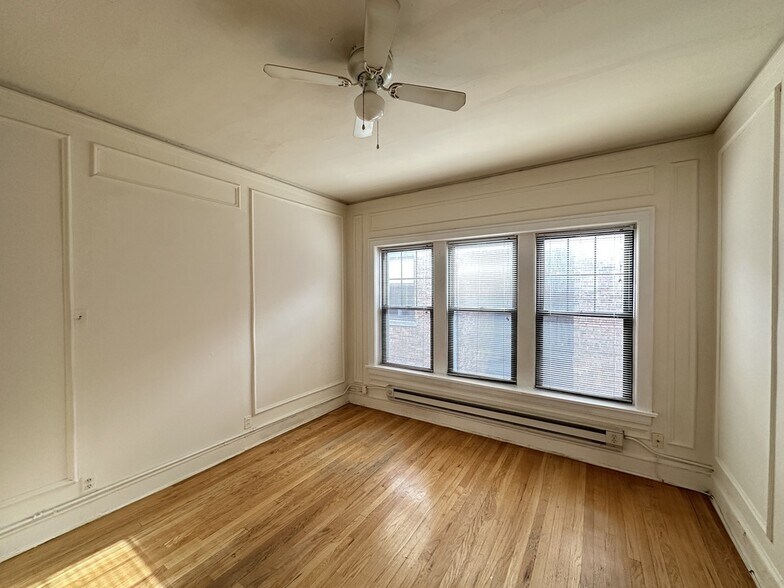 Building Photo - 1322 Oak Ave