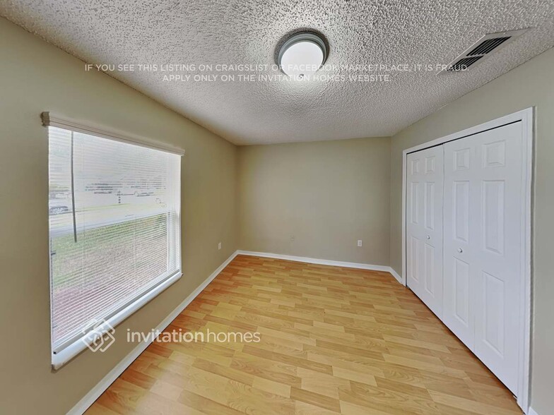 Building Photo - 2501 Baffin St