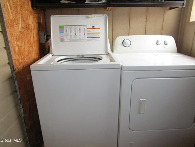 Building Photo - 1303 8th Ave